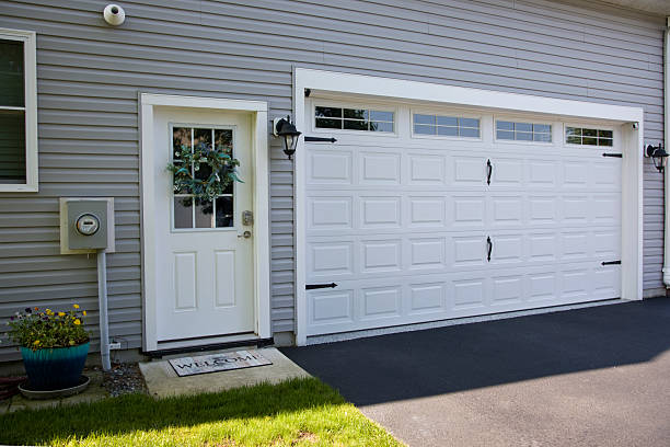 24/7 Emergency Garage Door Panel Replacement experts in Collinsville, VA